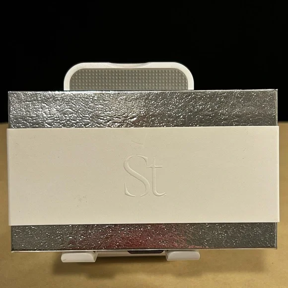 Seint Beauty Eyeshadow Palette with 4 Eyeshadows - Picture 2 of 10